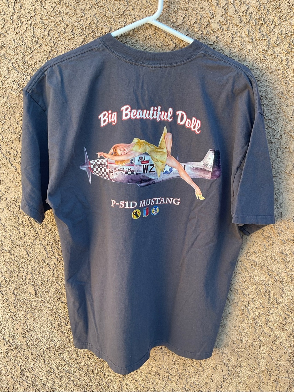 “Big Beautiful Doll” Pinup Playboy Girl Shirt Men’s Size XL P-51D Mustang Gray